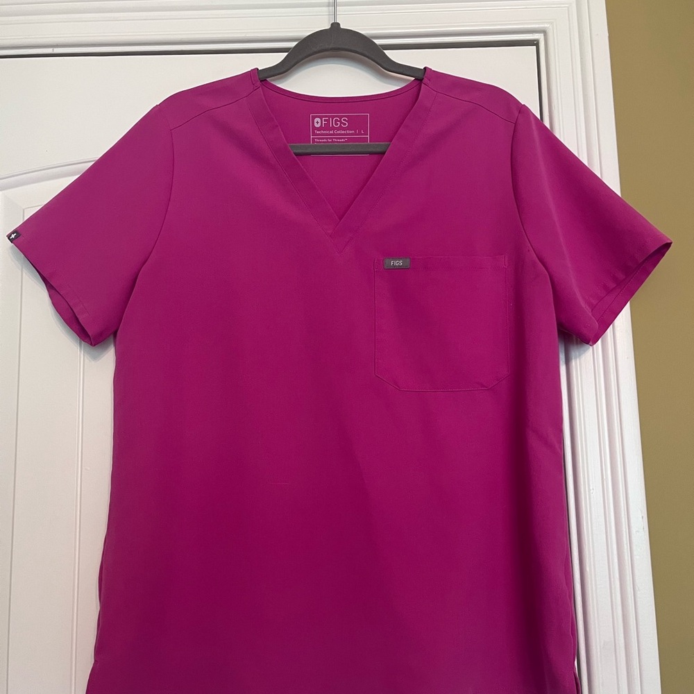FIGS Catarina top in Electric Orchid Large